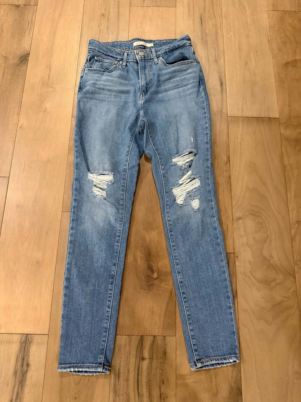 Levi's 721 High Rise Skinny Distressed Jeans Size 27